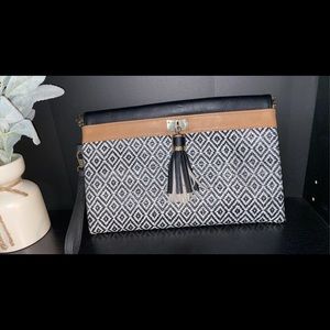 ALDO’s large clutch